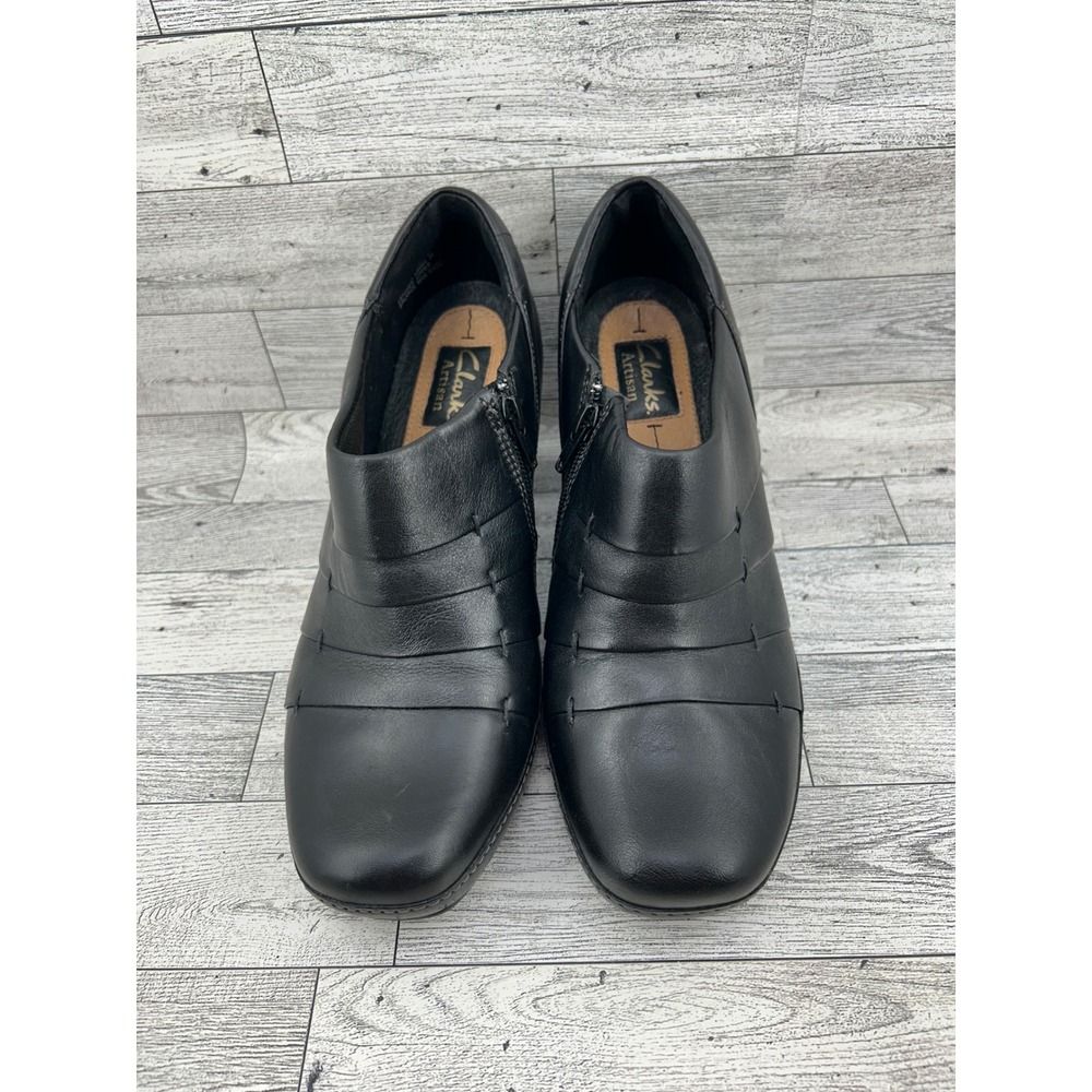 Clarks Artisan Black Leather Pleated Side Zip Block Heel Shooties Women Sz 8.5M